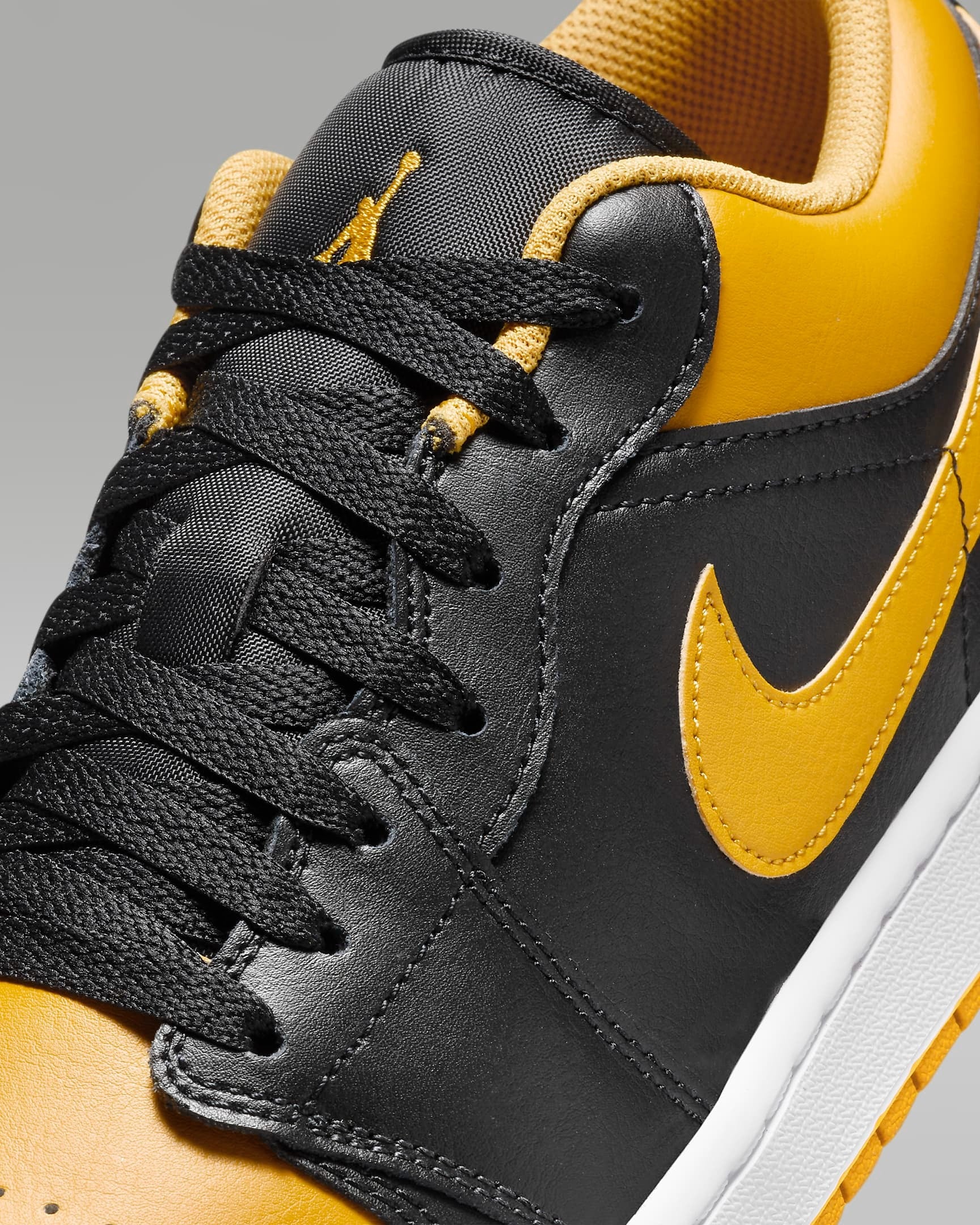 air-jordan-1-low-shoes-Yellow-Ochre-laces