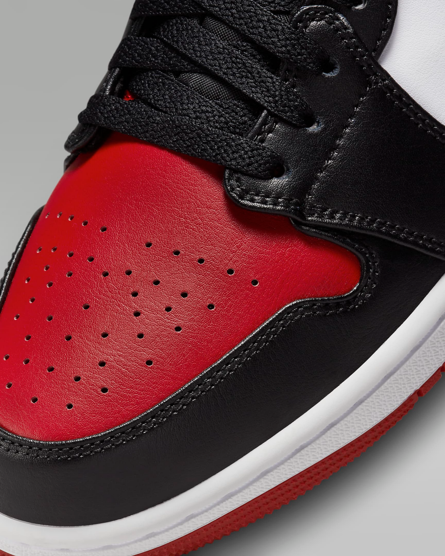 Nike - Air Jordan 1 Low - Bred Toe