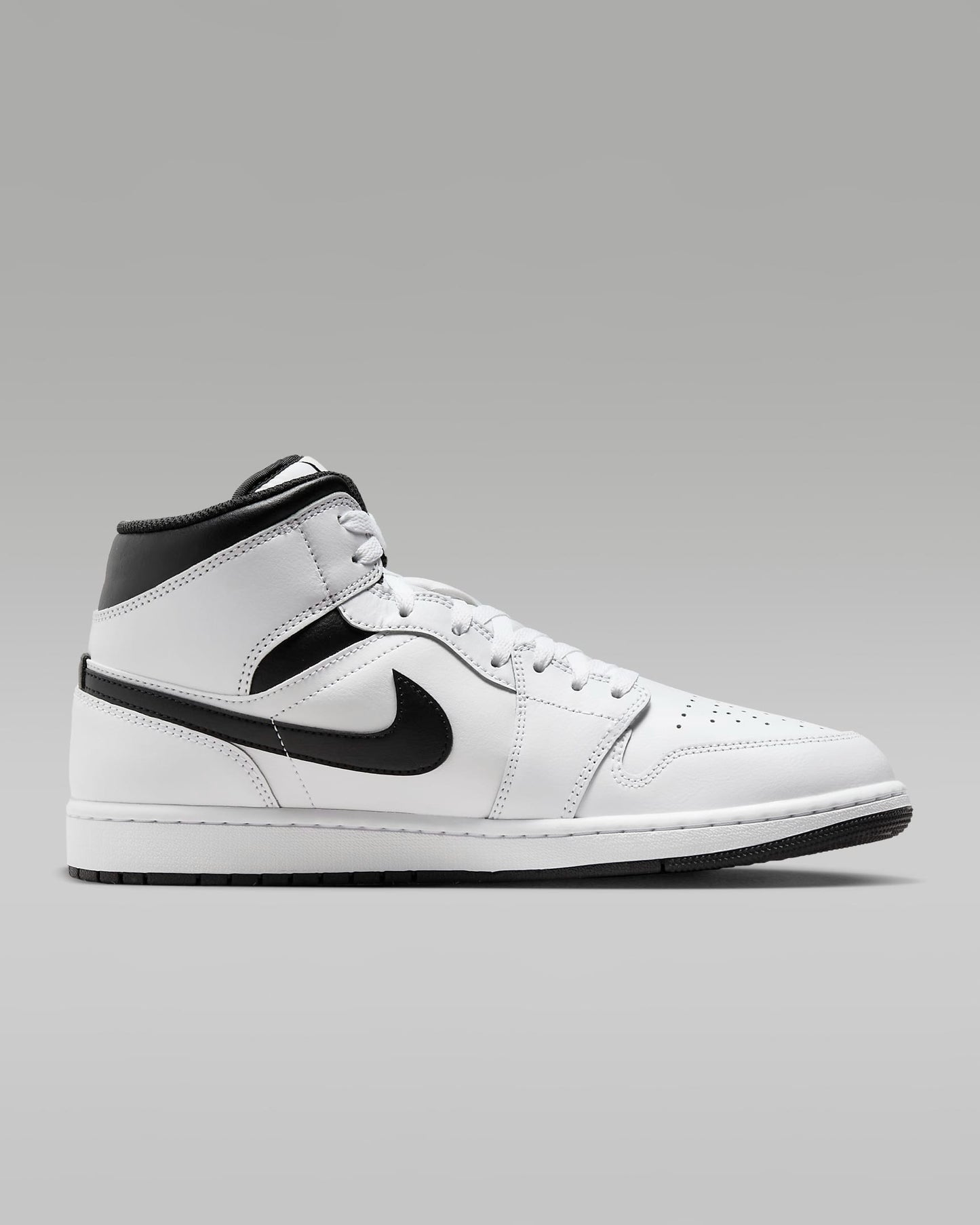 air-jordan-1-mid-shoes-reverse-panda-backside