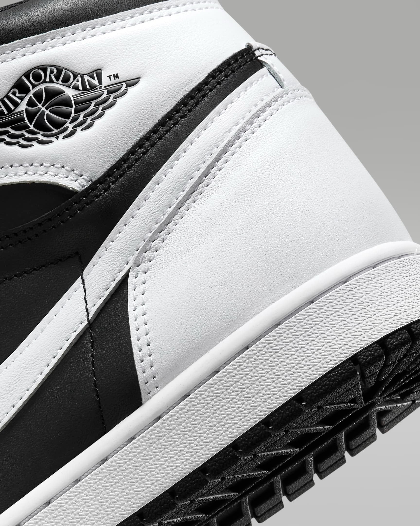 air-jordan-1-retro-high-og-black-white-details