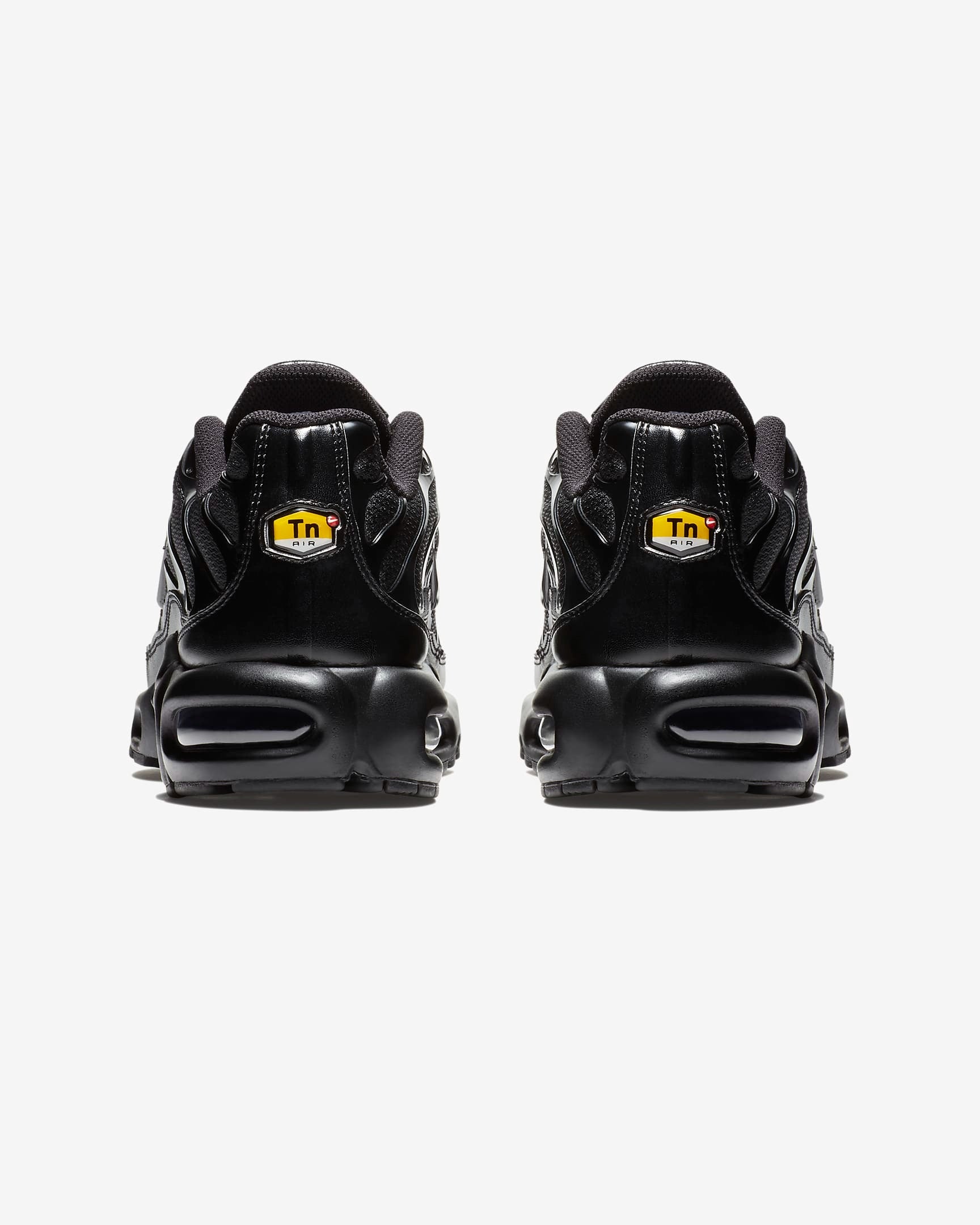 air-max-plus-shoes-tripple-black-back