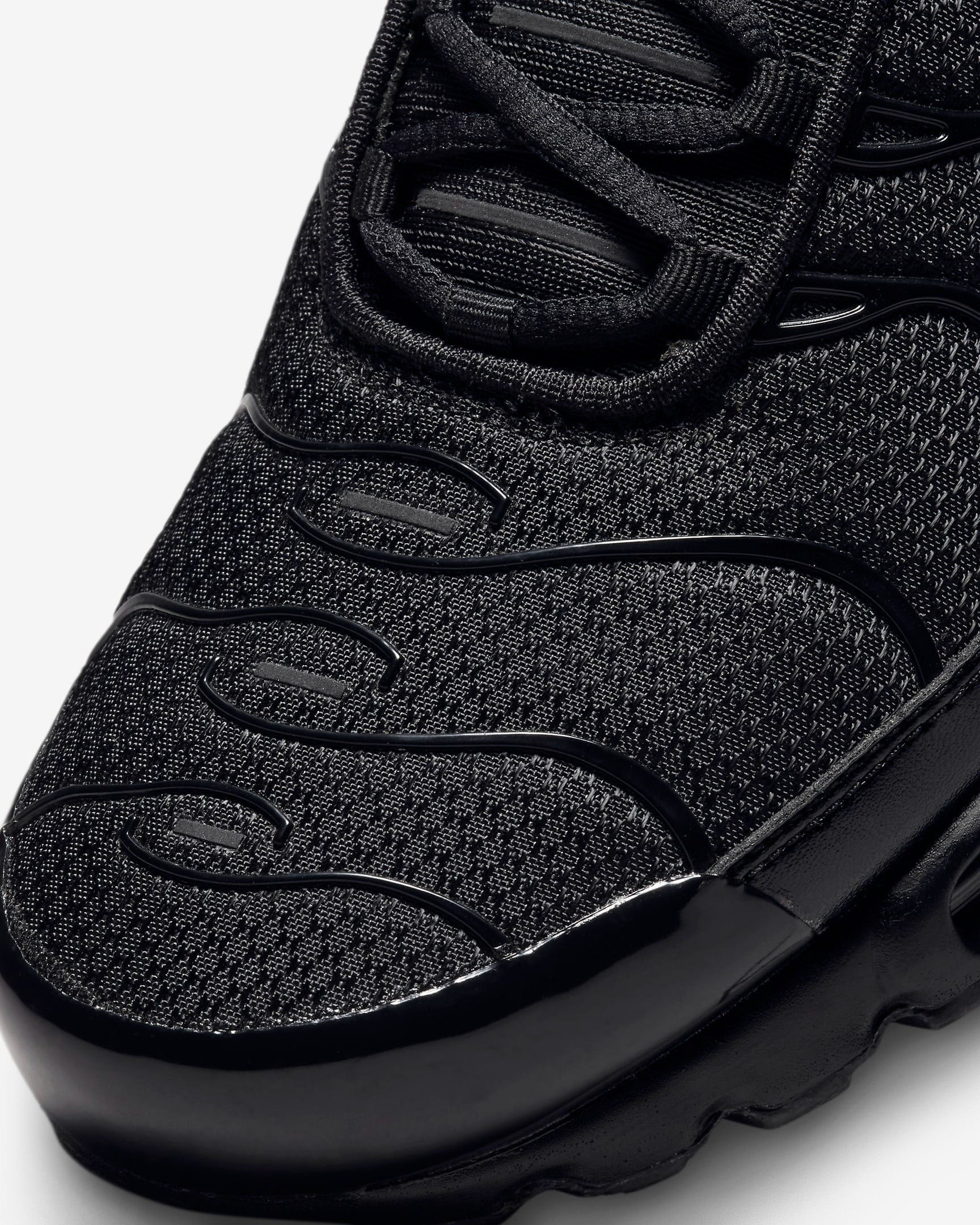 air-max-plus-shoes-tripple-black-laces