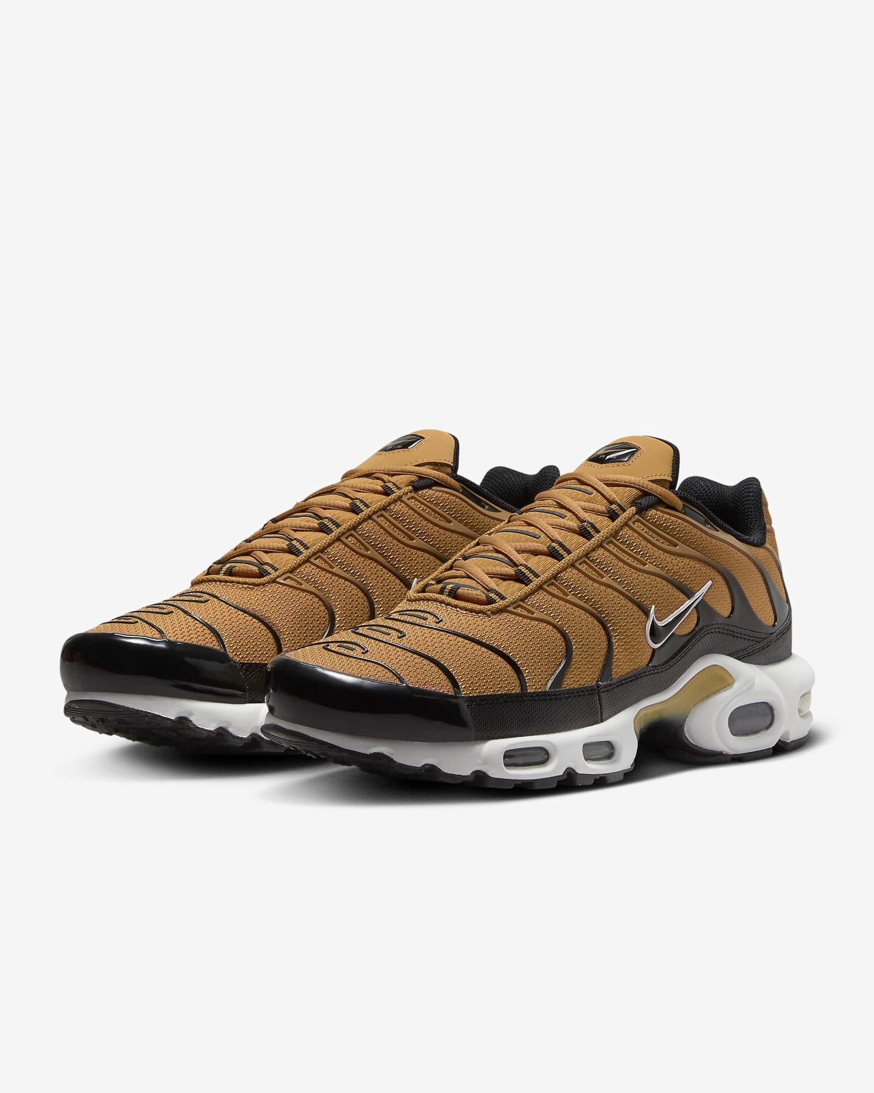 chaussure-air-max-plus-Golden-Harvest-pair