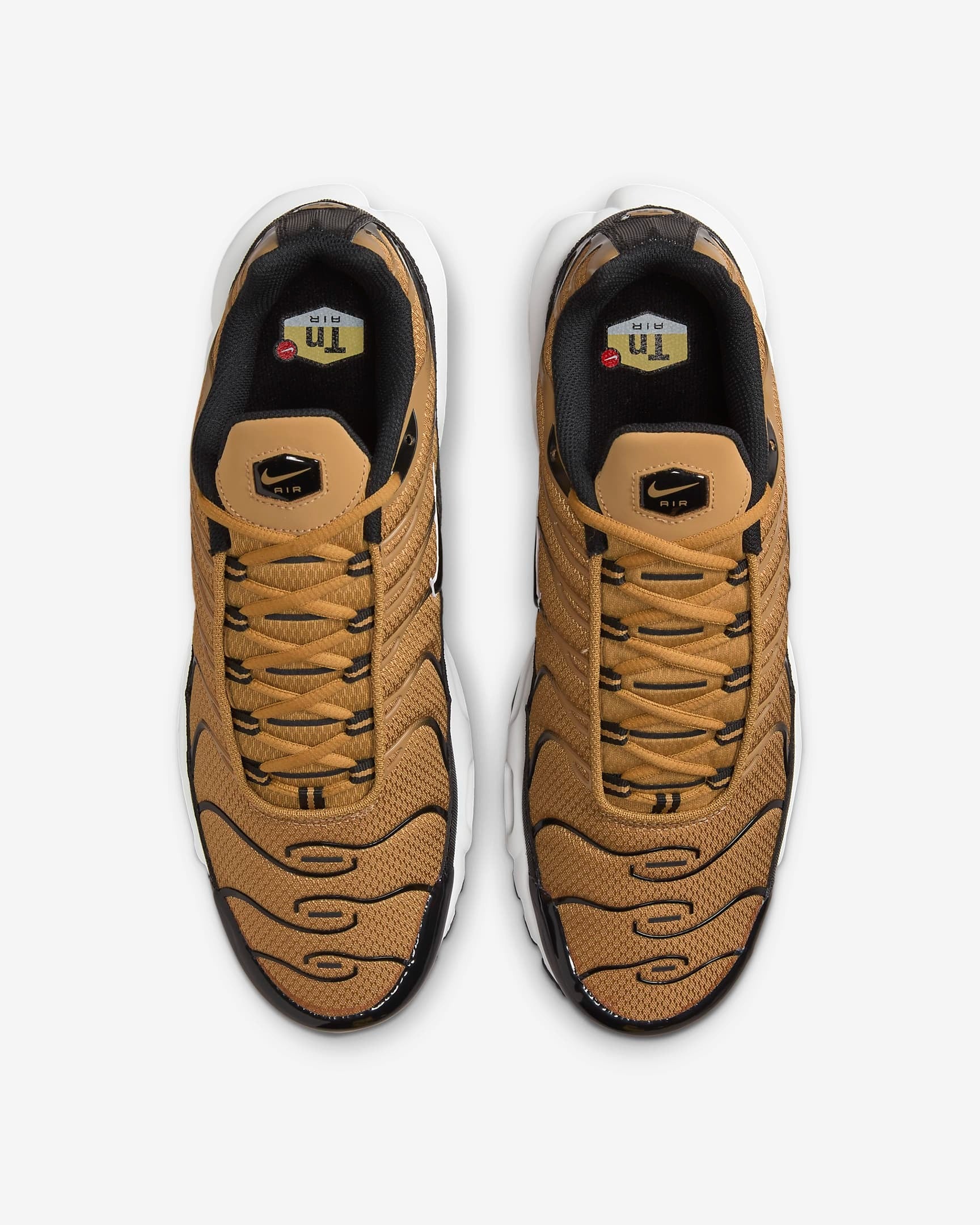 chaussure-air-max-plus-Golden-Harvest-top