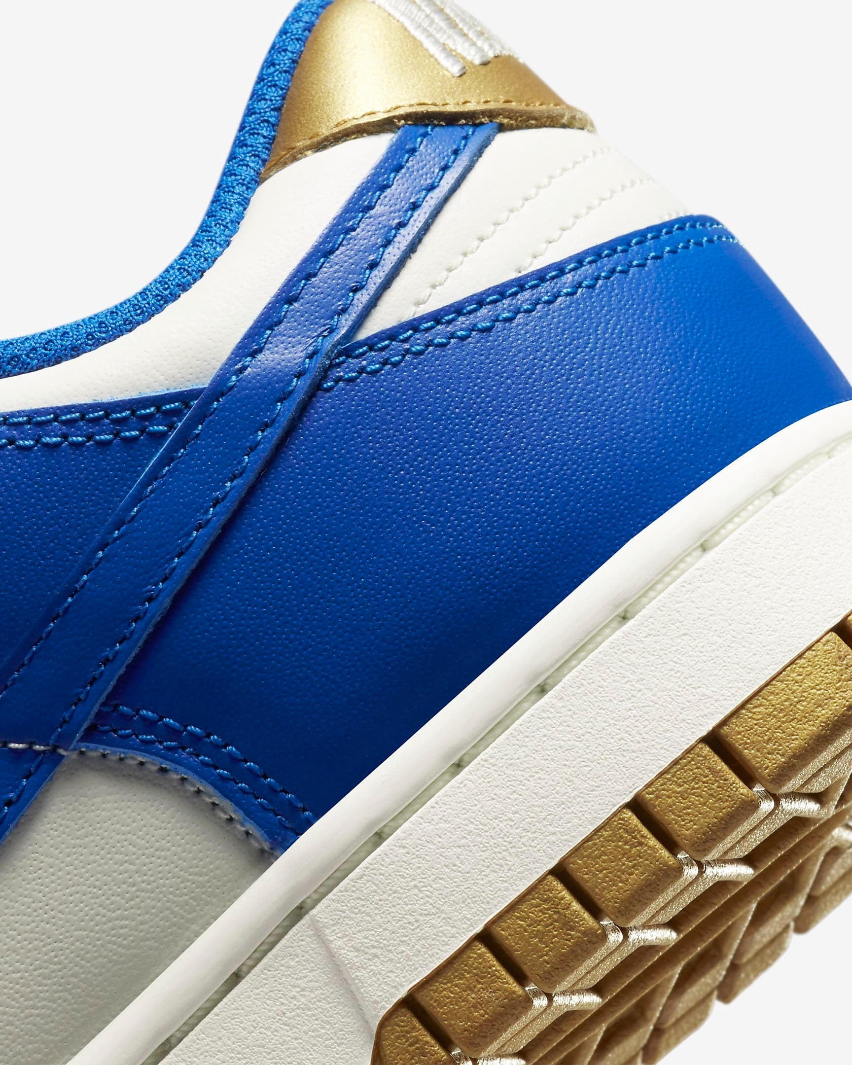 dunk-low-kansas-city-royals-details