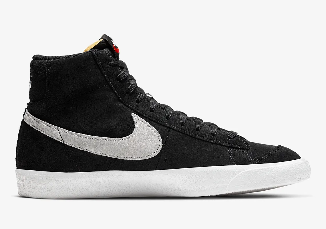 Nike - Blazer Mid 77 - Suede Black Photon Dust