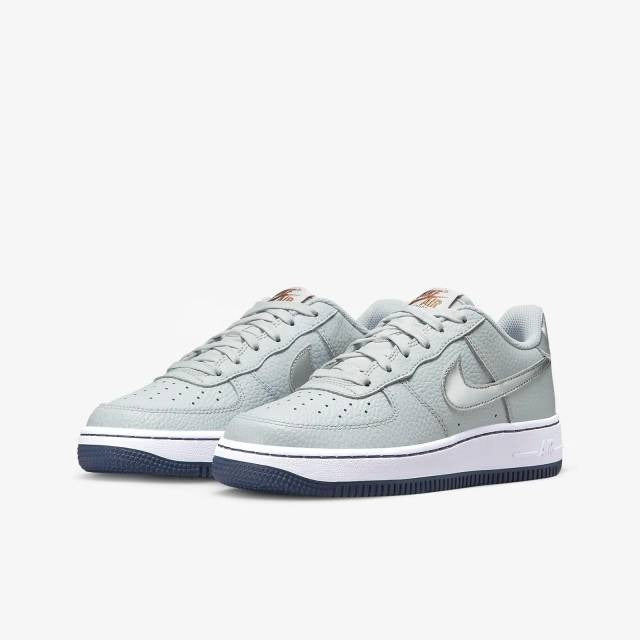 Nike - Air Force 1 - Metallic Silver