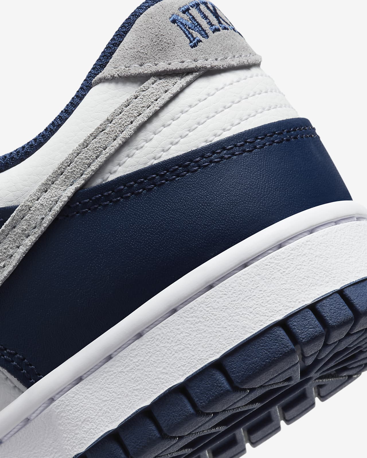 Nike - Dunk Low Retro - Midnight Navy