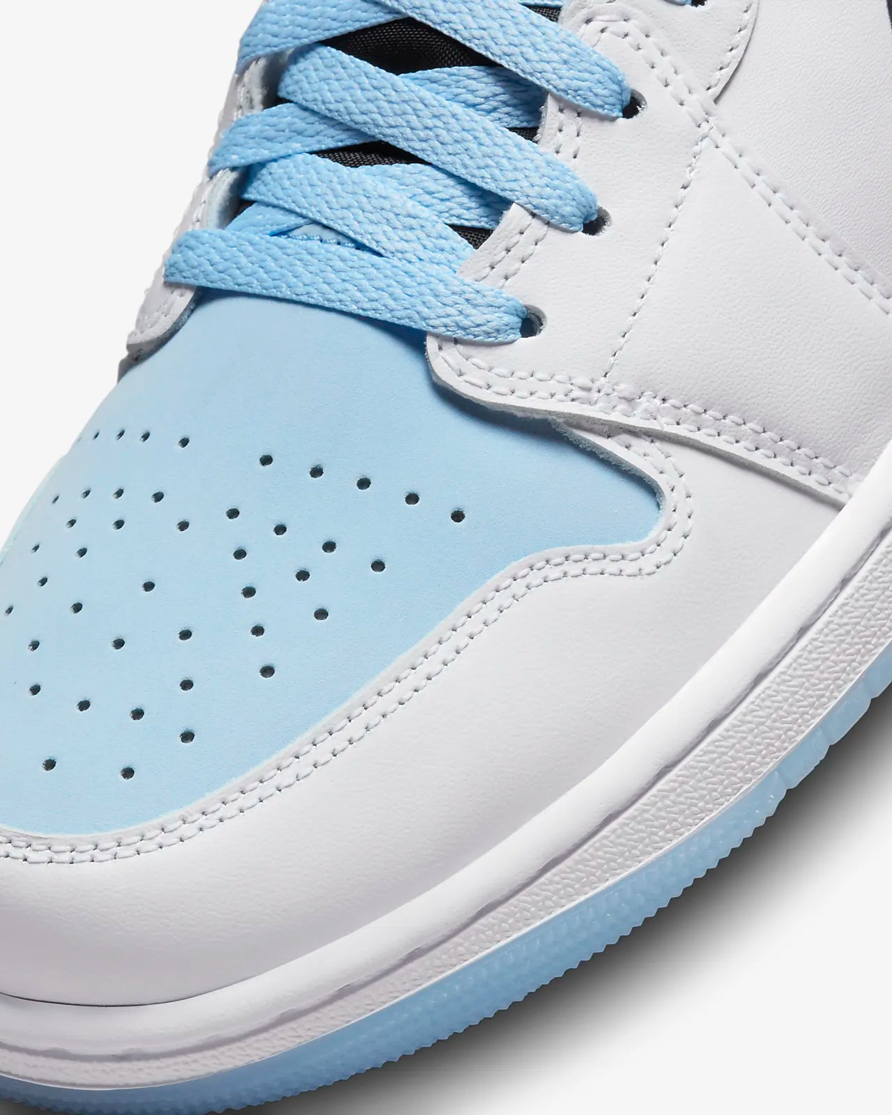 Nike - Air Jordan 1 Mid SE - ICE BLUE